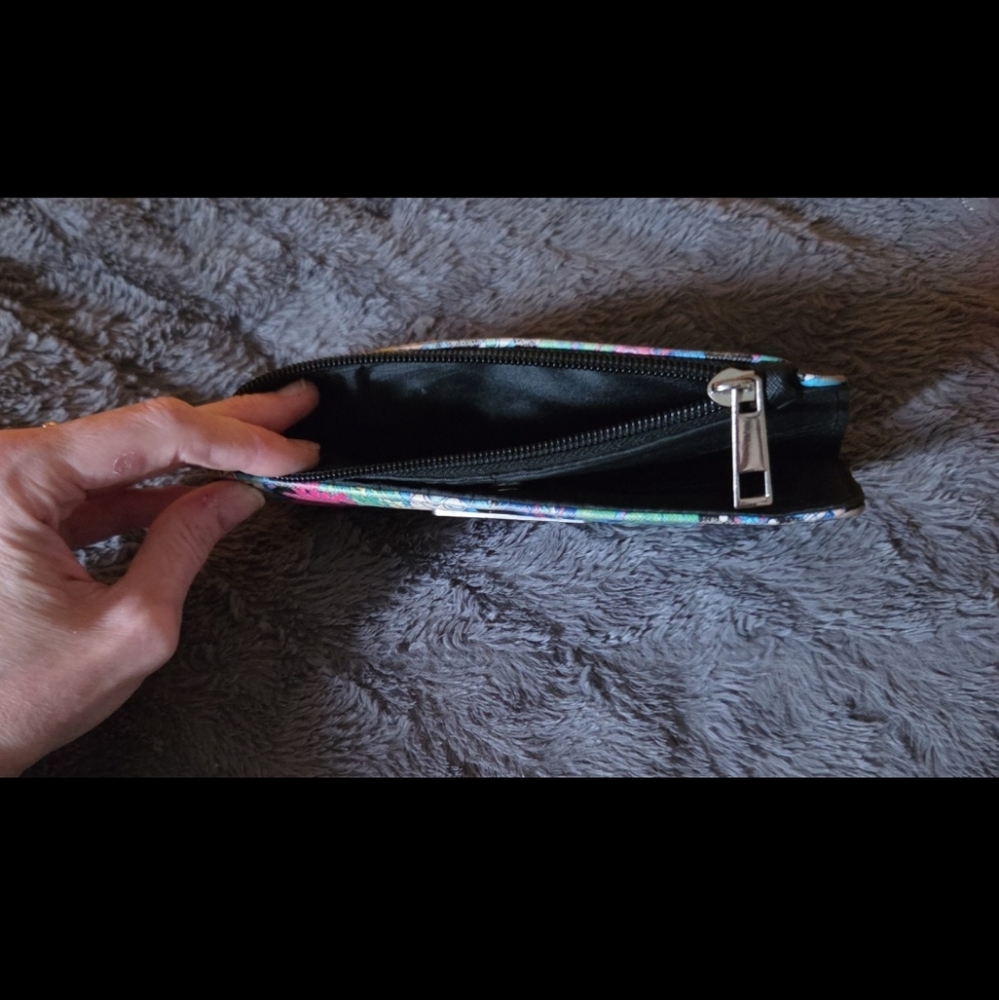 Kids Wallet - Colorful Cartoon Design - Picture 3 of 4